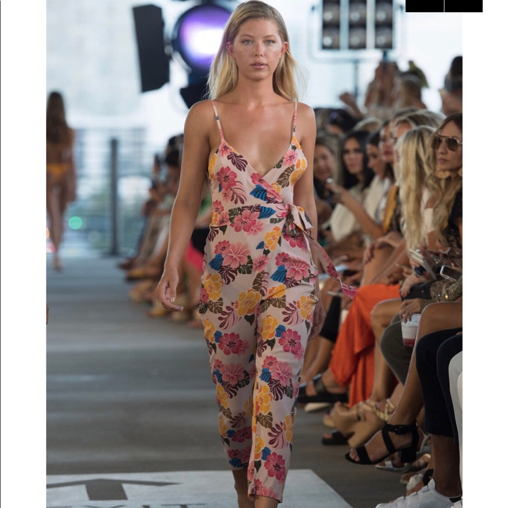 Acacia Brentwood Retro Paradise Jumper